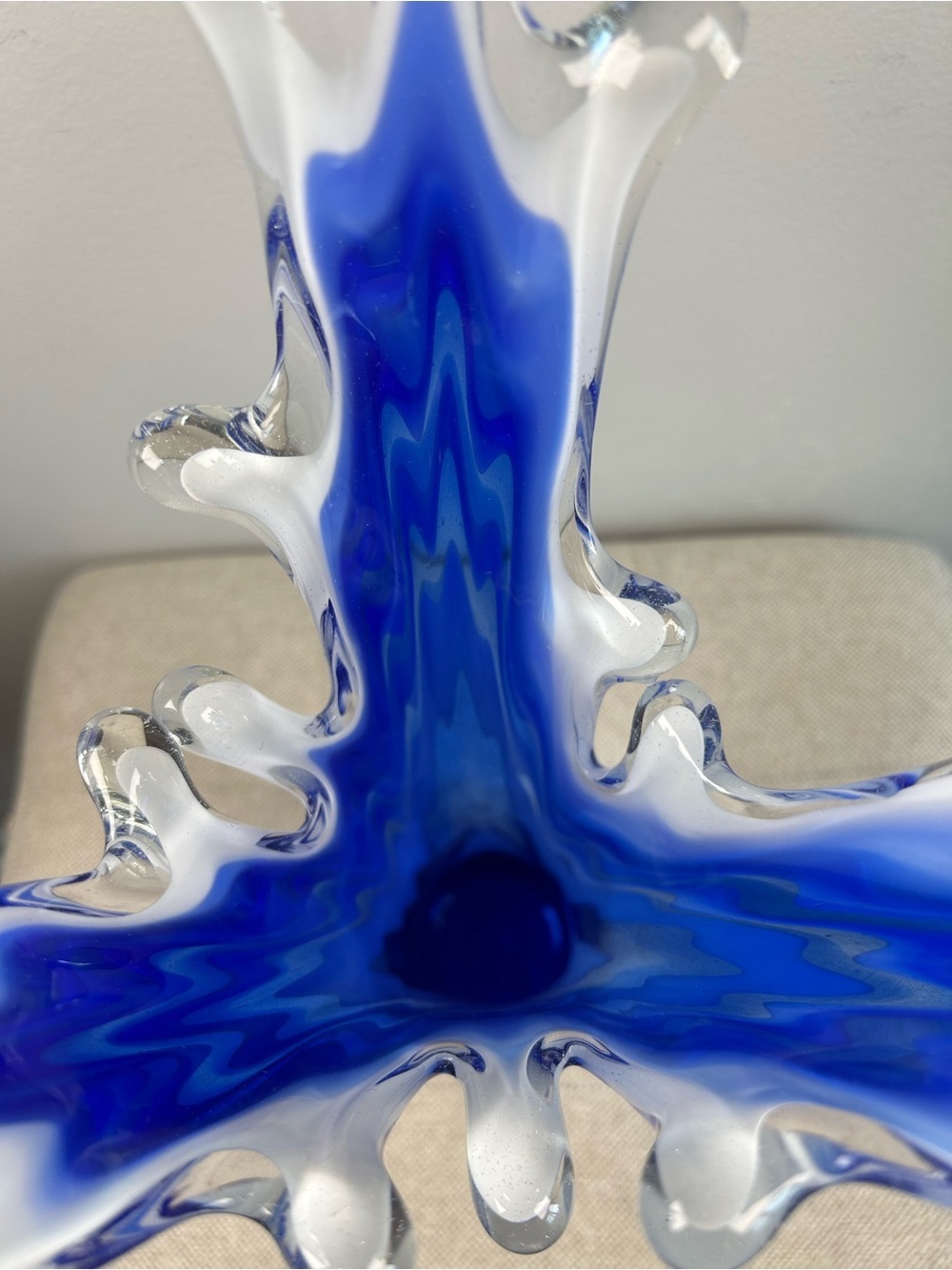 Murano Cobalt Blue & White Splash Vase Vintage 15’ Frozen Leaf Look Great Cond! - Picture 11 of 12